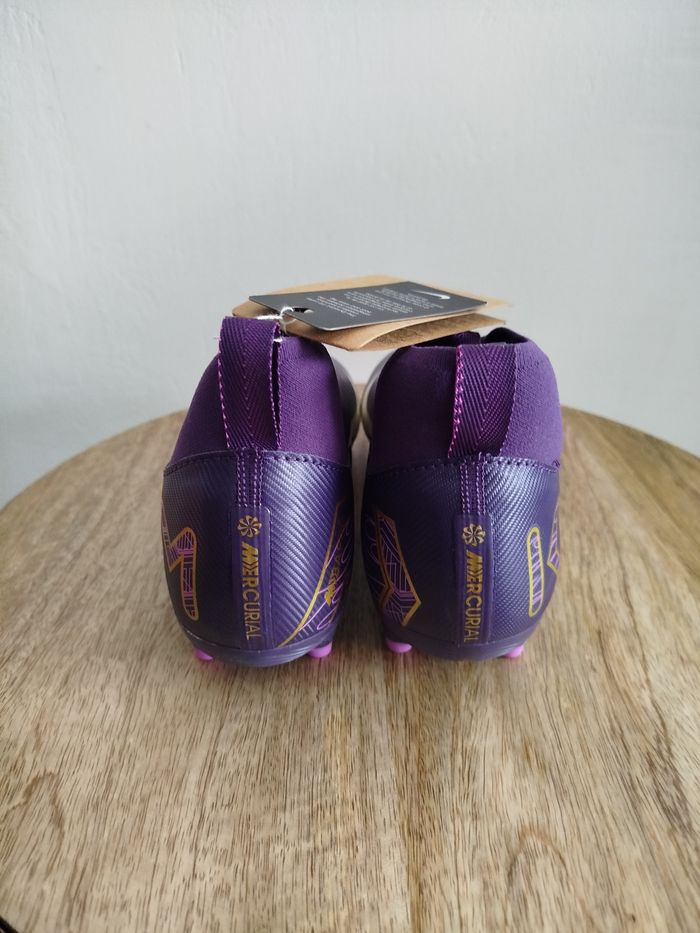Crampons Nike T 37,5 - photo numéro 7