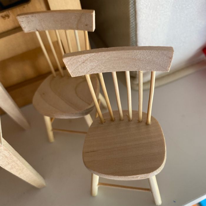 Salle à manger en bois pour poupées - photo numéro 2