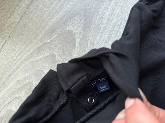 2 sous pulls noir et blanc 24 mois - photo numéro 6