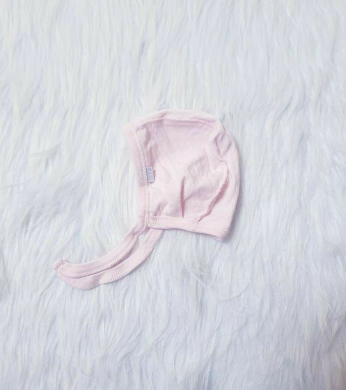 Magnifique bonnet de naissance