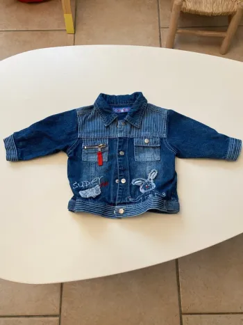Super mignonne veste en jean 6-12 mois