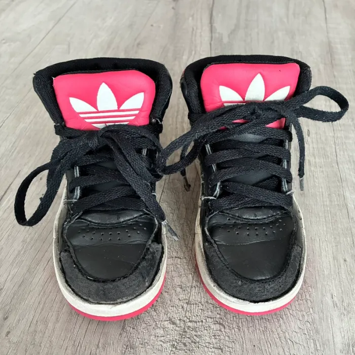 Adidas noires 25 - photo numéro 2