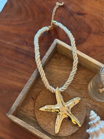 Collier corde blanc et pendentif étoile de mer doré - Zara