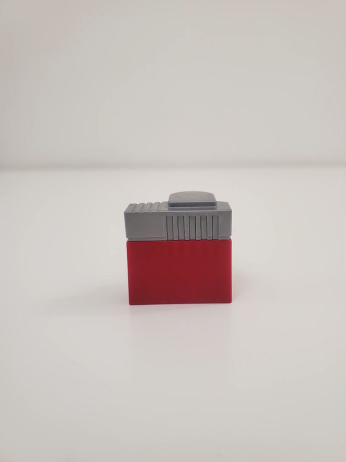 Playmobil Meuble cuisine,  Une cafetière rouge et grise très bon état - photo numéro 3