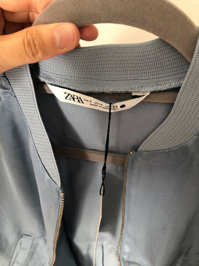 Superbe beau blouson aviateur court satiné Zara neuf avec étiquette taille S - photo numéro 10