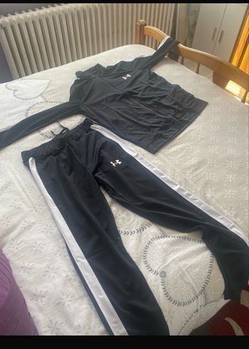 Survetement under armour