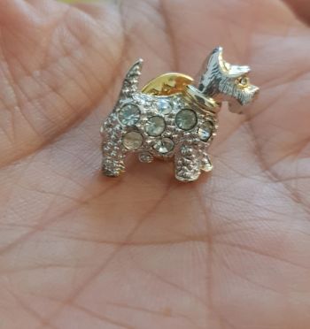 Broche pins vintage chien