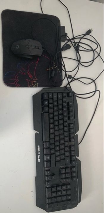 Lot clavier , souris ,tapis de souris 
