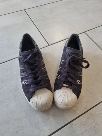 Adidas superstar gris et python