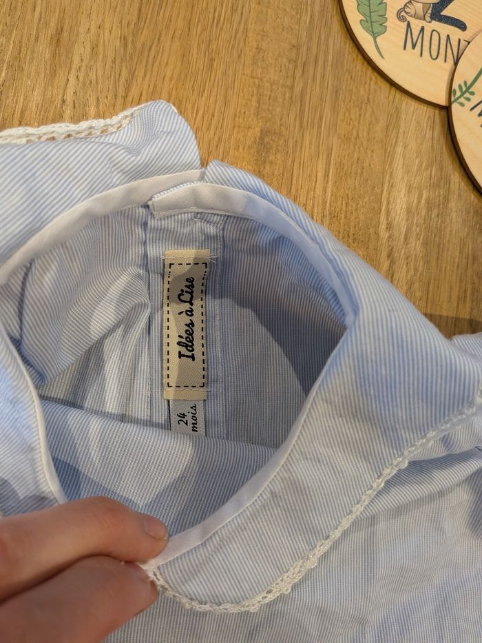 Blouse ML bleu clair en 24 mois de chez idées à Lise excellent état - photo numéro 3