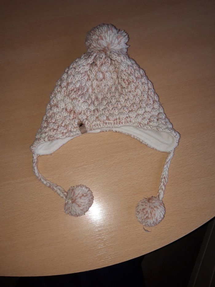 Bonnet tape à l'œil