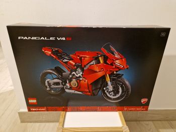 Lego  neuf moto 42202