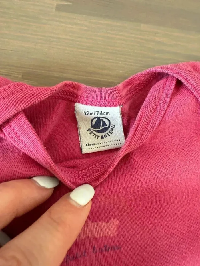 Body rose fuchsia manches longues Petit Bateau - Taille 12 mois - Très bon état - photo numéro 3