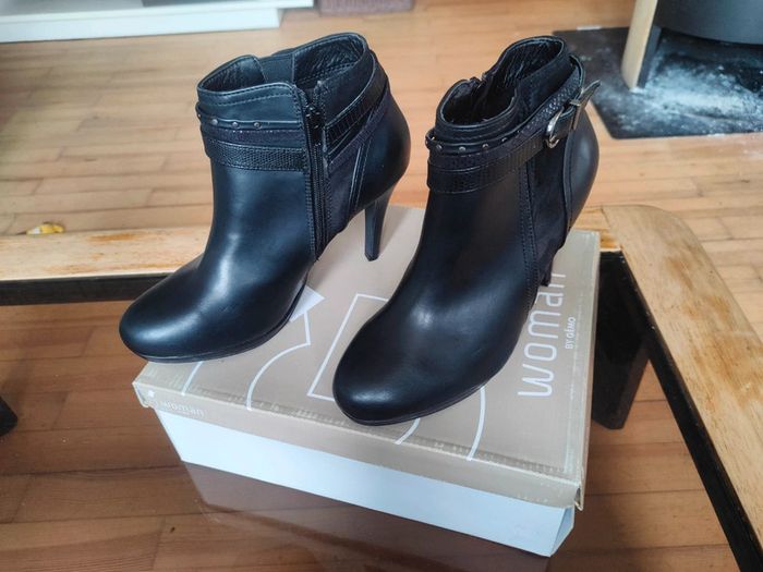 NEUF - Bottines noires à talons - photo numéro 6