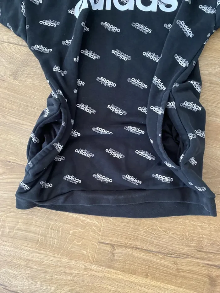 Sweat à capuche Adidas original en taille XS, en excellent état – aucun défaut. - photo numéro 6