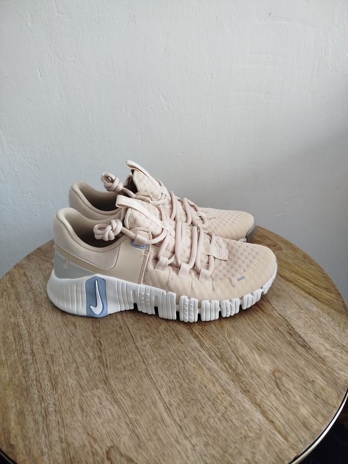 Baskets Nike T 36,5 - photo numéro 5