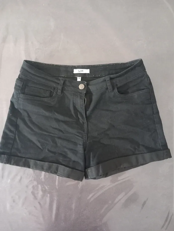 Short noir La Halle taille 38 très bon état