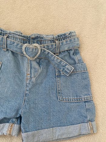 Short en jean avec ceinture coeur 4-5 ans
