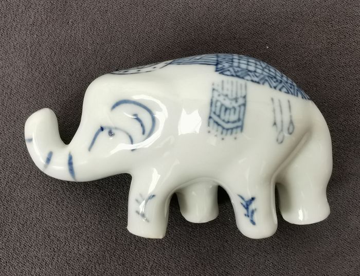 4 éléphants porcelaine bleus et blancs - photo numéro 7