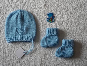 Ensemble bleu neuf 0/3 mois : Bonnet + Chaussons