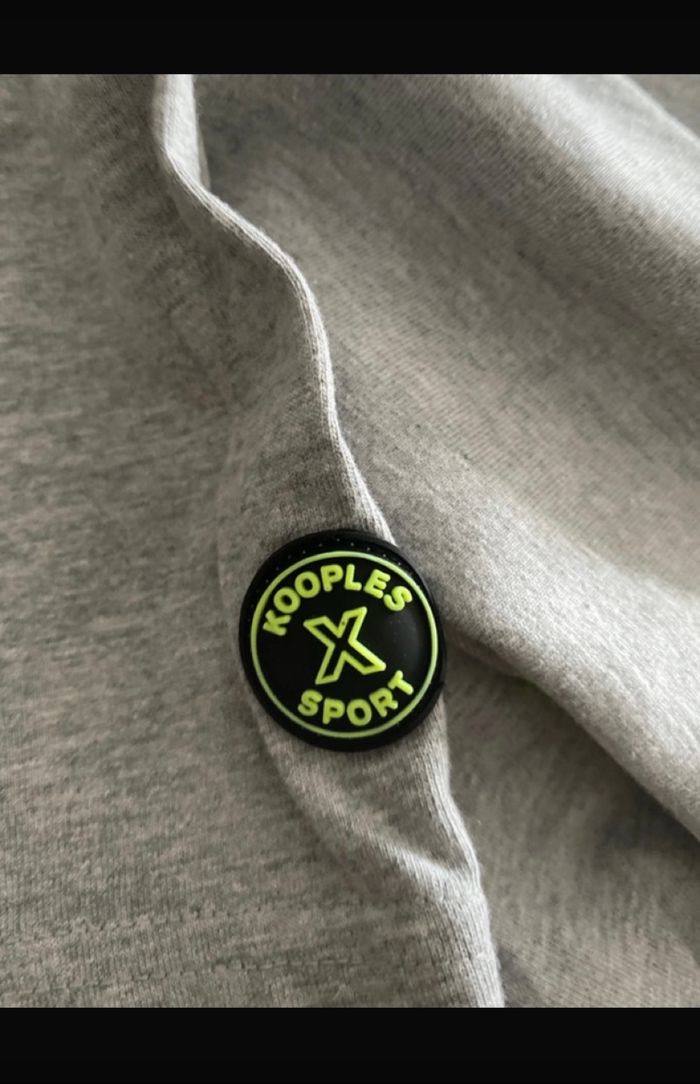 TEE SHIRT THE KOOPLES TAILLE M COMME NEIF GRIS LOGO FLUO - photo numéro 6