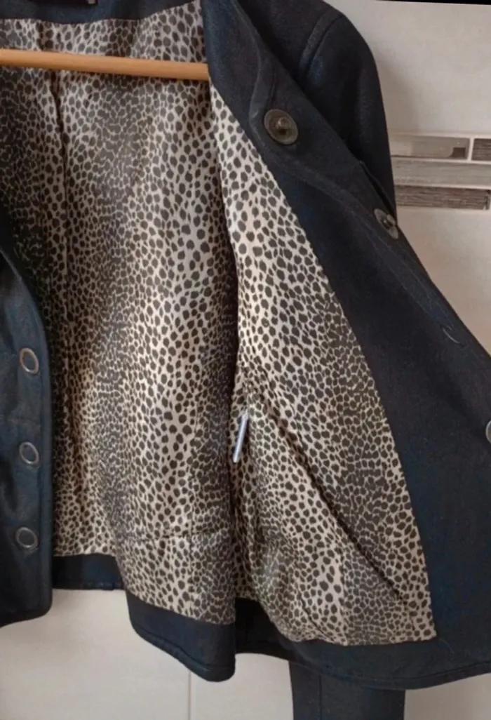 Magnifique veste/blouson blazer
grande boutons pression, Rodika Zanian, noir, t.36 - photo numéro 8