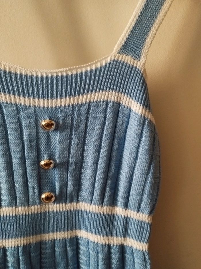 Robe moulante style tricot taille 38. Neuve - photo numéro 3