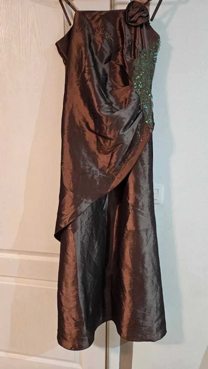 Robe longue de soirée brun satiné, à bretelles, Envie Collection, XL