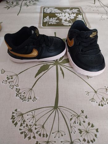 Chaussure nike et simple bébé