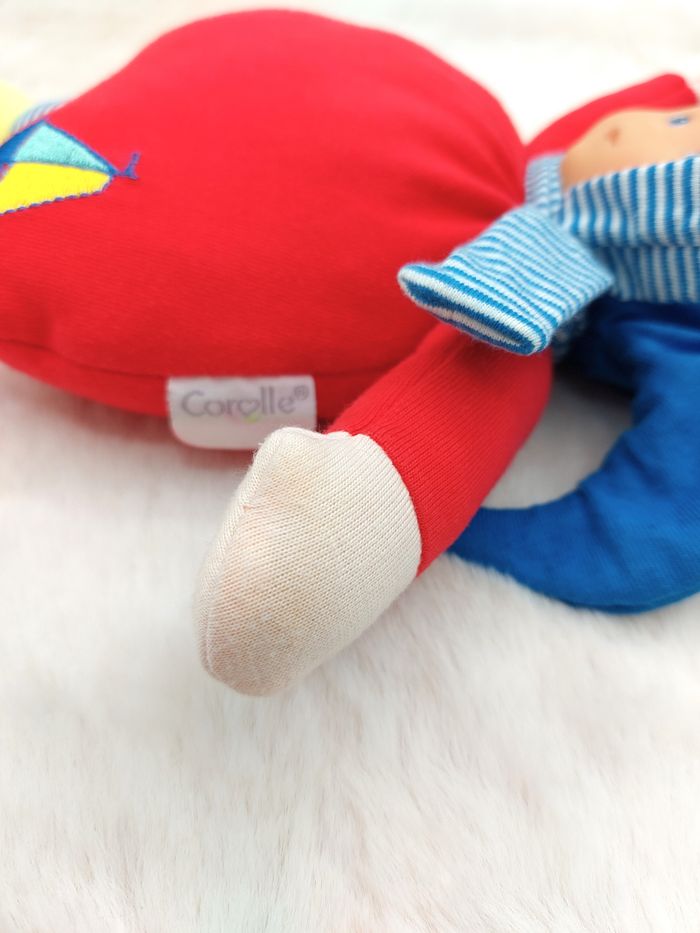 Doudou poupée poupon Corolle rouge bonnet bleu jaune brodé bateau rayures 24 cm - photo numéro 6