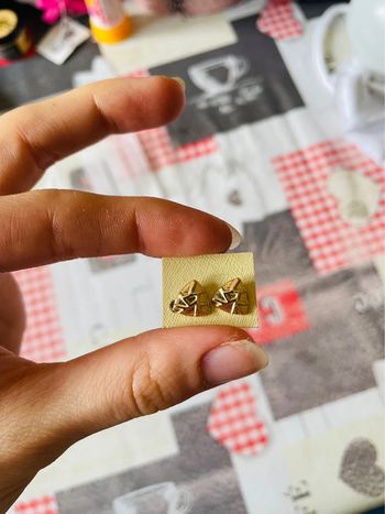 Boucles d’oreilles couleur dorées