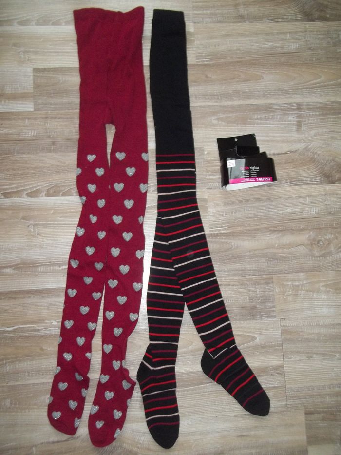Lot 2 collants neufs rouge et noir 146/152 cm