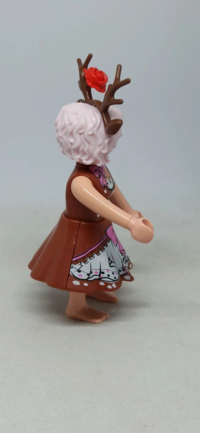 Femme en costume de cerf playmobil - photo numéro 3