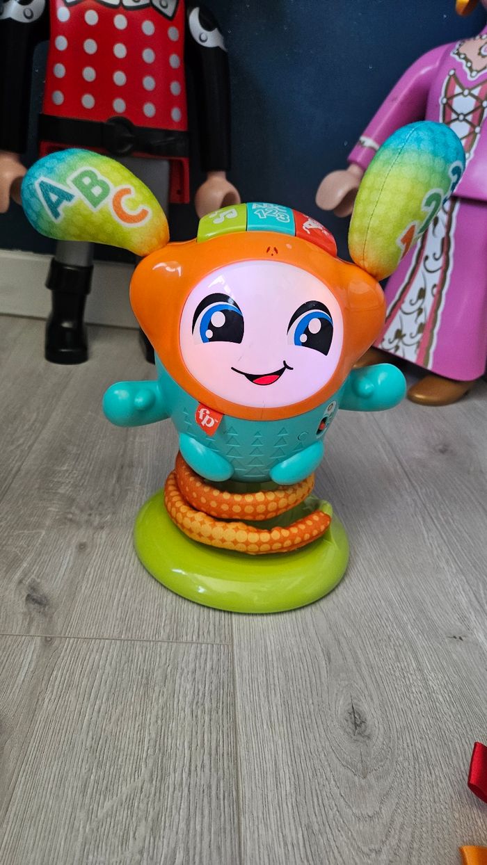 DJ robot - photo numéro 2