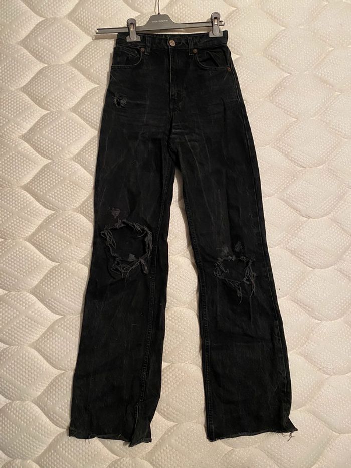 Jean  noir a trou zara