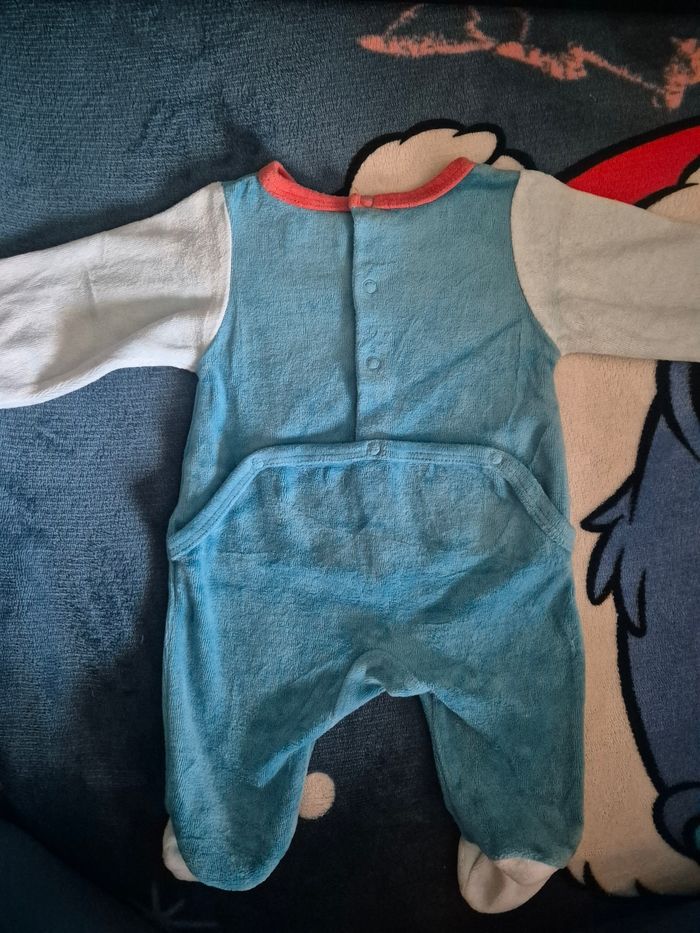 Pyjama 1 mois winnie l'ourson. - photo numéro 5