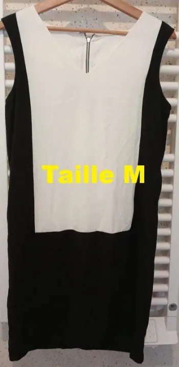 Robe blanche noire Vero Moda Taille M