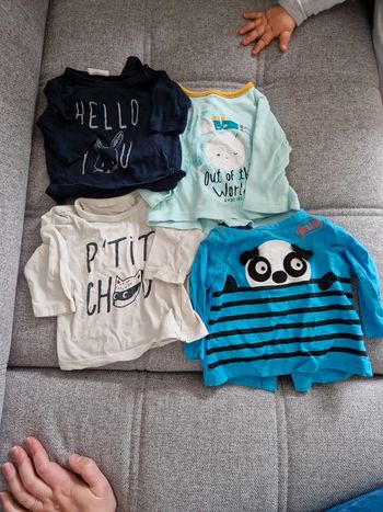 Lot de 4 t-shirts taille 1 mois