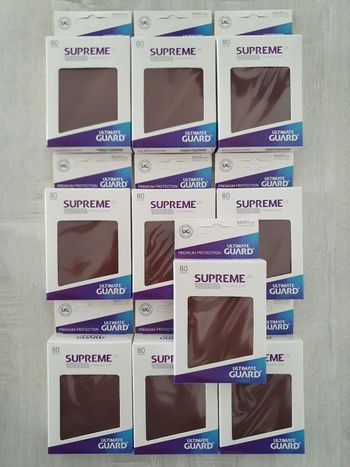 Lot de 10 paquets de 80 sleeves Ultimate Guard Supreme Marron