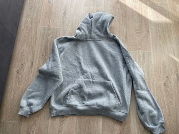Sweat gris taille S neuf sumwon