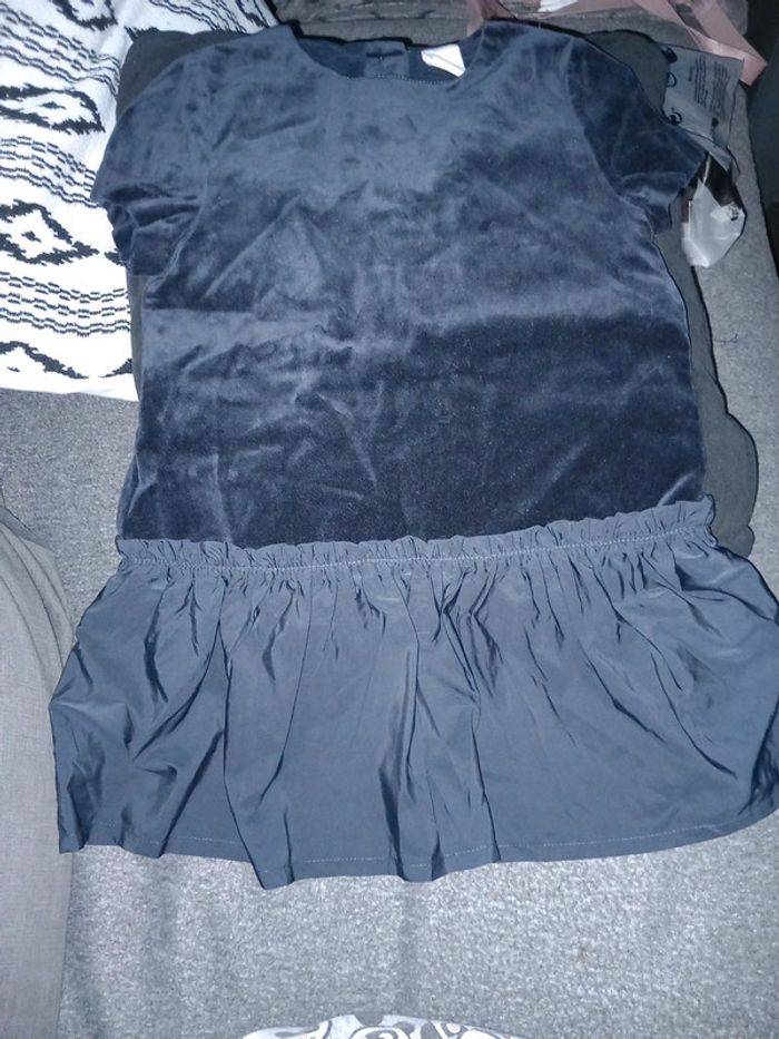Robe h&m taille 92cm - photo numéro 1