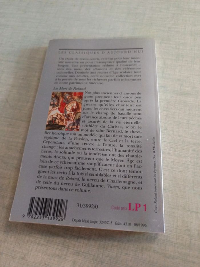 Livre la mort de roland - photo numéro 2