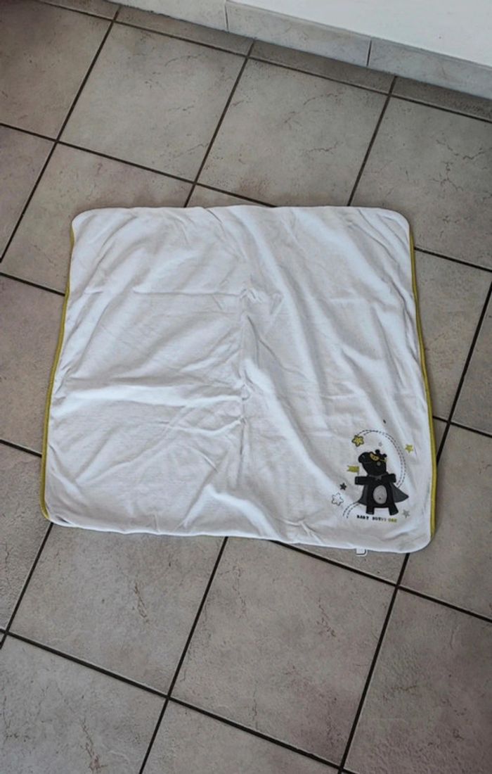 Petite couverture blanche et verte orchestra