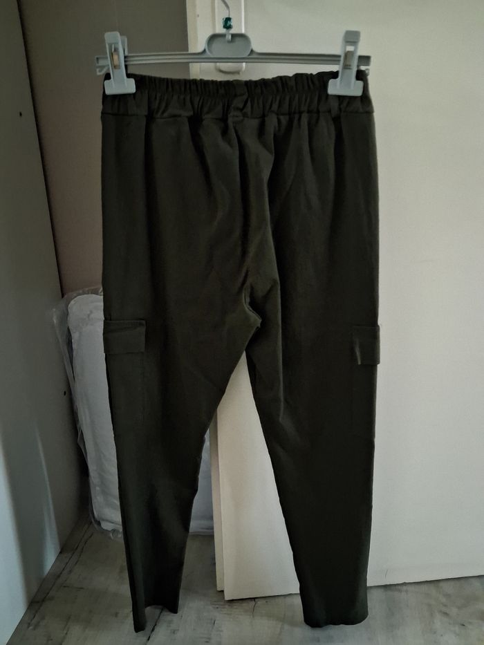 Pantalon femme kaki moulant