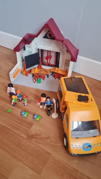 Playmobil salle de classe + bus