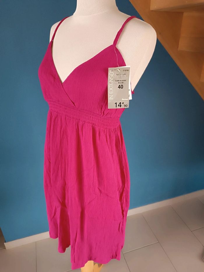 Robe fuchsia neuve - photo numéro 3