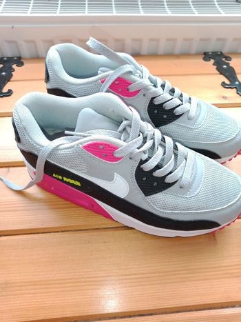 Basket Nike air comme neuve p.38