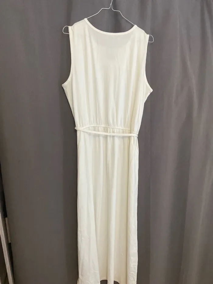 Robe longue neuve - photo numéro 5