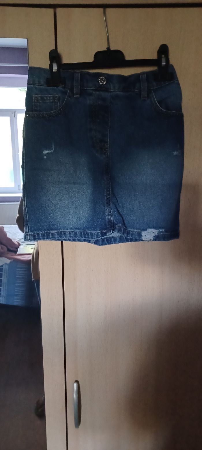 Très jolie jupe jeans fille T 9 ans