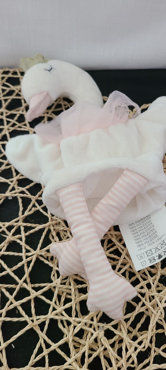 Doudou Cygne marionnette rose blanc rayé Maisons du Monde - photo numéro 2